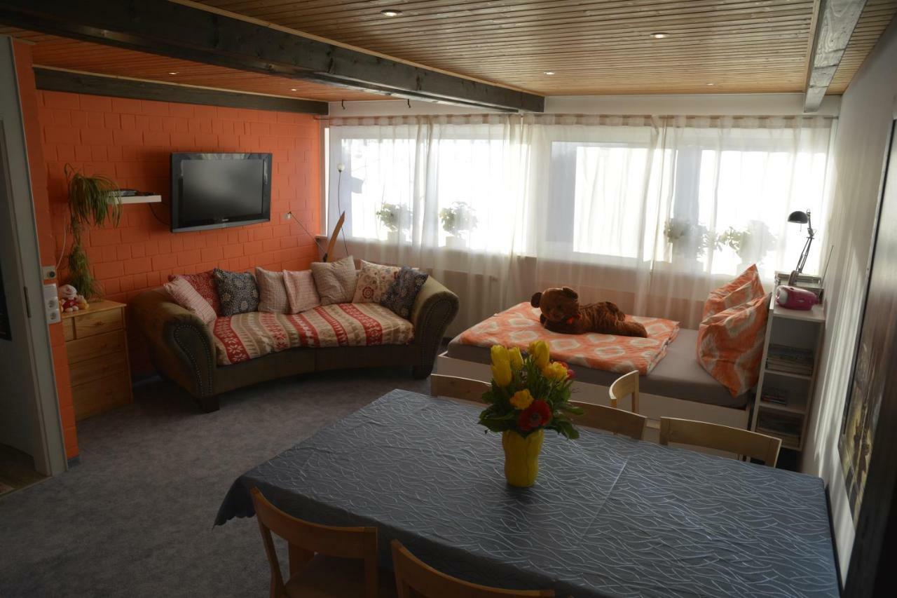 Familienzimmer Bastian Haibach  Bagian luar foto
