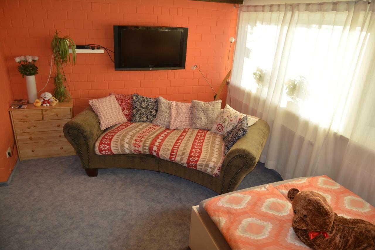 Familienzimmer Bastian Haibach  Bagian luar foto